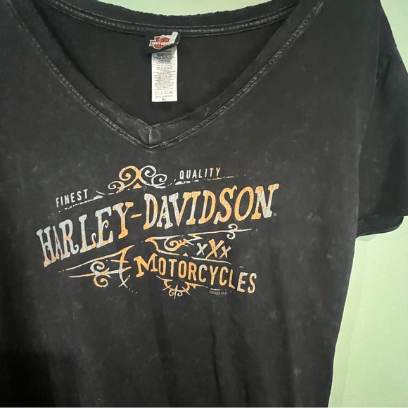 6/$25 Harley-Davidson Women's Black Tee with Gold Logo - Picture 2 of 8